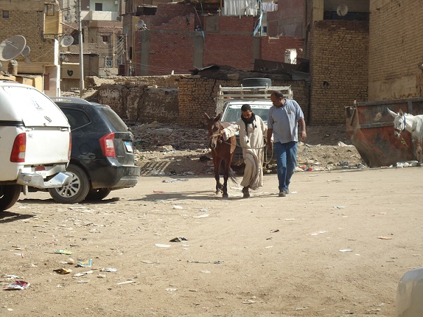 Aankomst bij de kliniek in Aswan